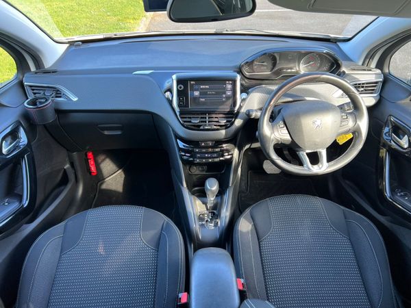 16 Peugeot 208 1.2 Autos 301924397