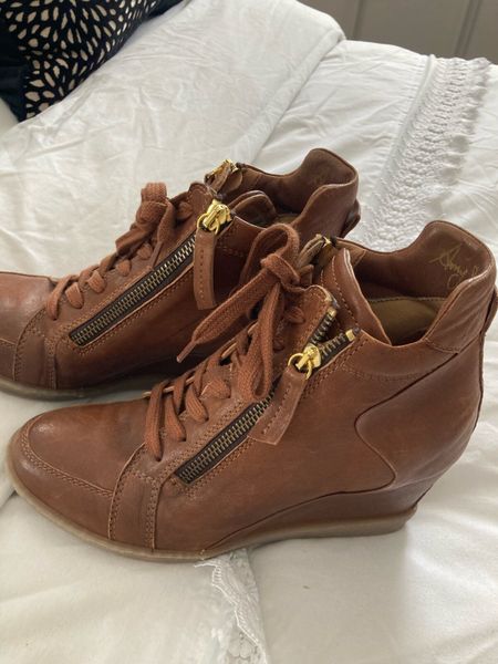 amy huberman boots sale