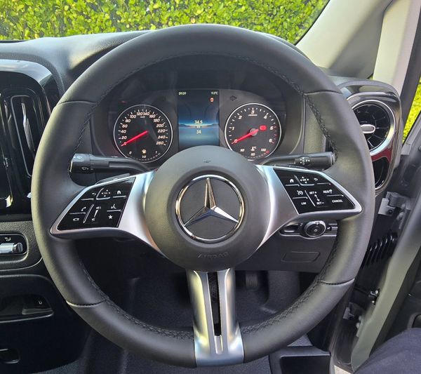 Best in action, The all new Mercedes-Benz Vito 302416050