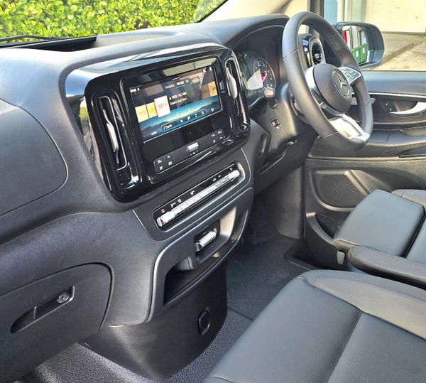 Best in action, The all new Mercedes-Benz Vito 302416075