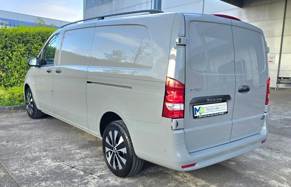 Best in action, The all new Mercedes-Benz Vito 302416137