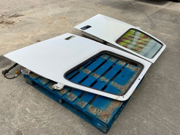 Volvo FH Driver / Passenger Doors........version 303288015
