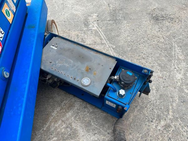 2012 SKYJACK / GENIE SJ 3219  LIFT....230 HOURS.. 303432512