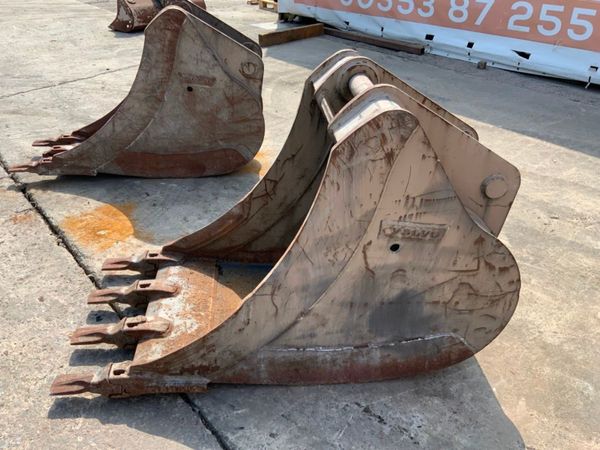 30" VOLVO DIGGING BUCKET....70mm PINS.....4mh. 303985679