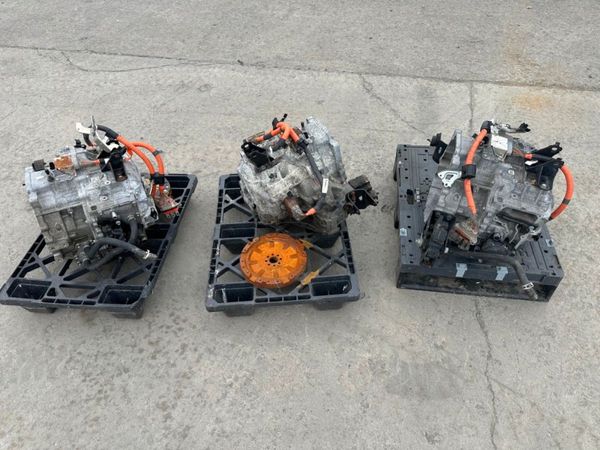 TOYOTA  AURIS OR PRIUS HYBRID GEARBOX 314187876