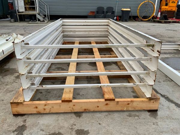 METAL FORMWORK / DOOR FRAMES...... 314443694
