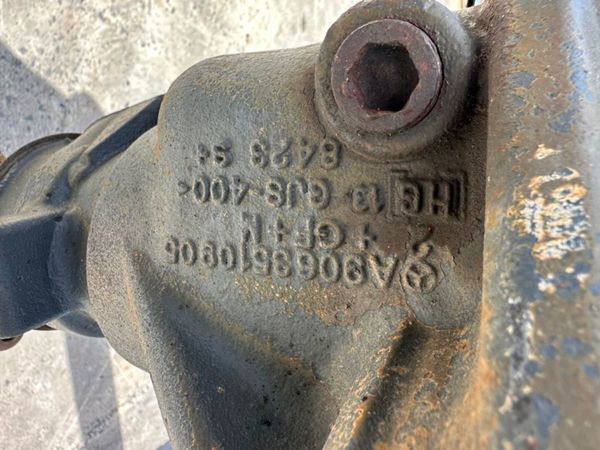 2017 Mercedes sprinter axle......3923. 314708826