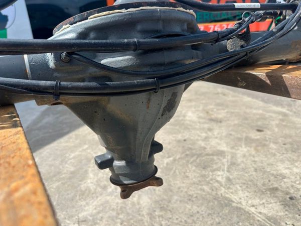 2017 Mercedes sprinter axle......3923. 314708823