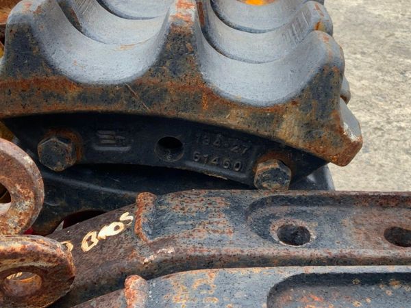 BUCKET TEETH / DOZER SPROCKET & ROLLERS. 315254783