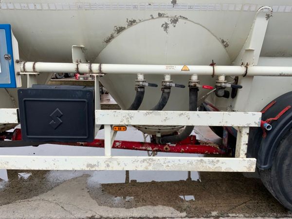 Trailer Trailer Spitzer Powder Cement Tanker...ya 315756765