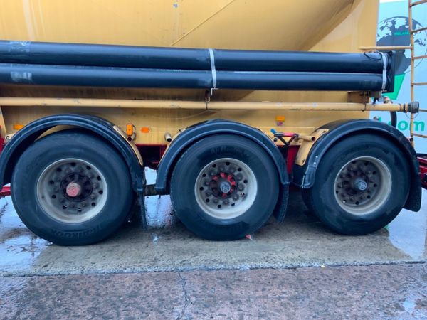 Trailer Trailer Spitzer Cement Silo Tanker....... 315845226