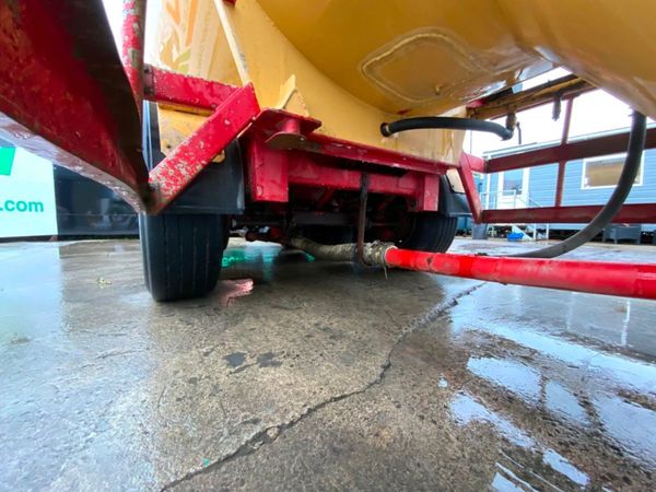 Trailer Trailer Spitzer Cement Silo Tanker....... 315845220