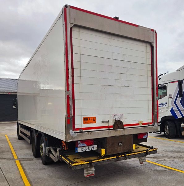MAN TGS 6X2 Rear Lift ThermoKing 315863538