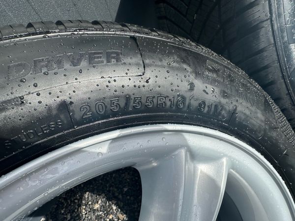 Genuine Mercedes-Benz Alloys New Tyres 316235537