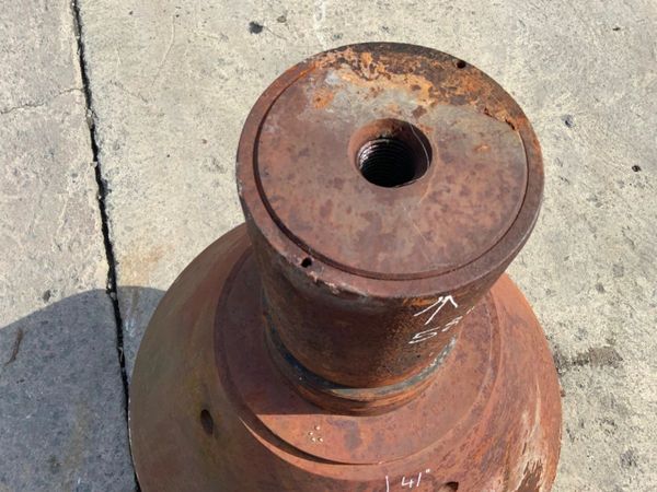 UNUSED CONE CRUSHER SHAFT  ASSEMBLY. 316644270