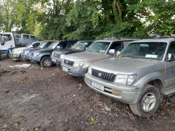 Toyota landcruiser 96 to 03 breaking for parts 317560546