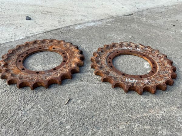 3 TONNE MINI DIGGER DRIVE SPROCKETS. 318202785