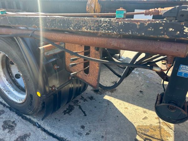 BOUGHTON TRI AXLE HOOK DRAG TRAILER...1816 318342372
