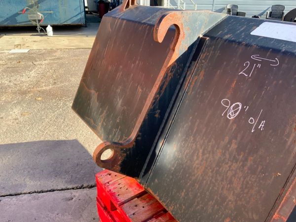 90" CATERPILLAR TELEPORTER BUCKET........379v. 318504643