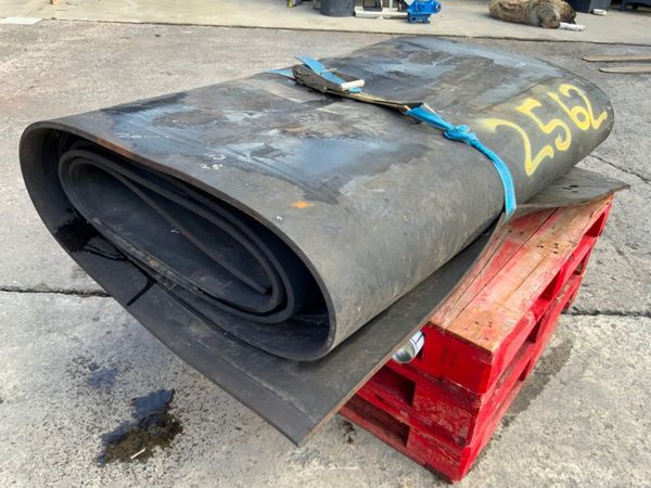 25ft x 62" RUBBER CONVEYOR MATTING......2562. 318604519