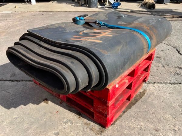 RUBBER CONVEYOR / CATTLE MATTING.......1420. 318604756