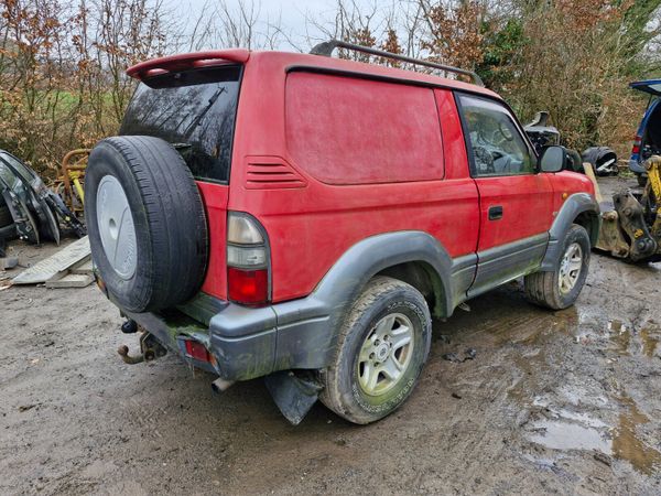 Toyota landcruiser 96 to 03 breaking for parts 318618234