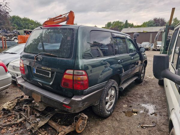 Toyota landcruiser amazon breaking for parts 318619456