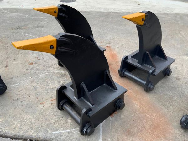 RIPPER TOOTH.....80mm PINS..... 20 TON.....898. 319102156