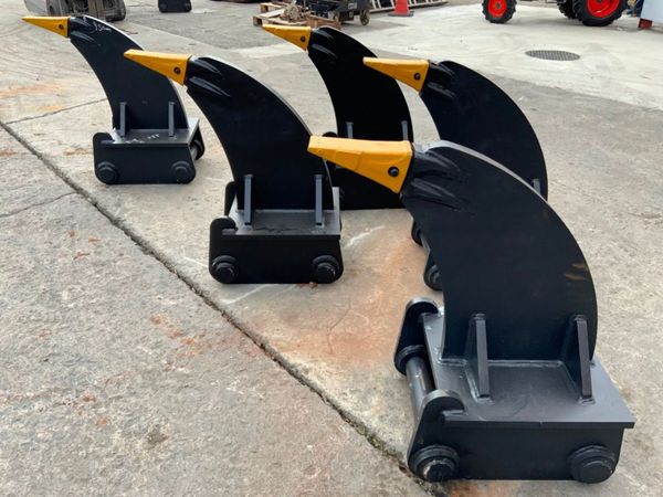 RIPPER TOOTH.....80mm PINS..... 20 TON.....898. 319102157
