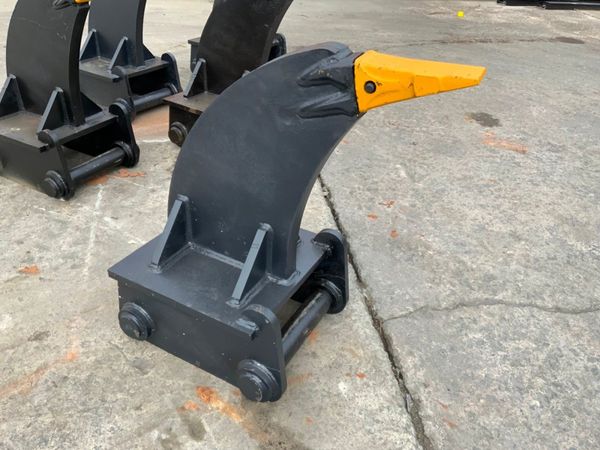 RIPPER TOOTH.....80mm PINS..... 20 TON.....898. 319102150