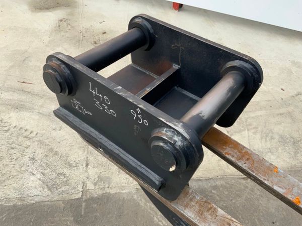 RIPPER TOOTH.....80mm PINS..... 20 TON.....898. 319102164