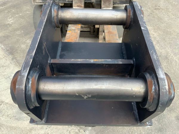RIPPER TOOTH.....80mm PINS..... 20 TON.....898. 319102167