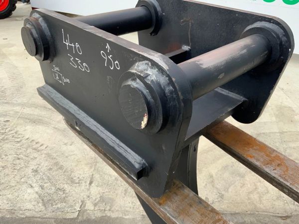 RIPPER TOOTH.....80mm PINS..... 20 TON.....898. 319102168