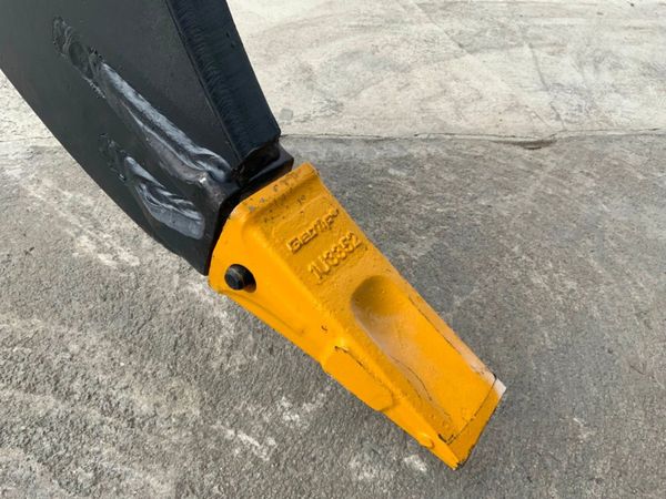 RIPPER TOOTH.....80mm PINS..... 20 TON.....898. 319102163