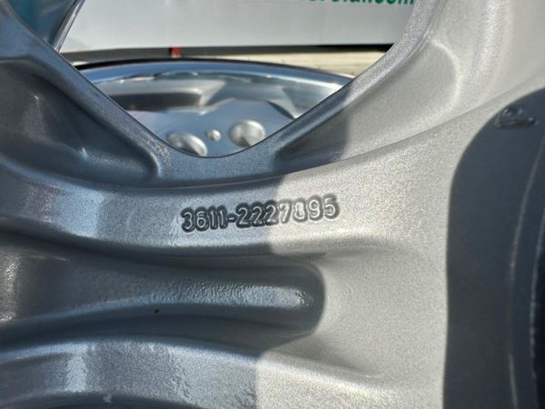 GENUINE..CONTOURS...BMW ALLOYS...17 INCH. 319539529