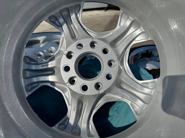 GENUINE..CONTOURS...BMW ALLOYS...17 INCH. 319539530