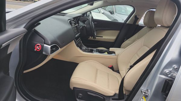 Jaguar XE 2017 automatic AA APPROVED 319771171