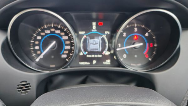 Jaguar XE 2017 automatic AA APPROVED 319771206