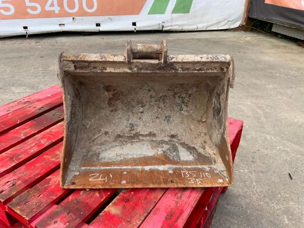 24" MINI DIGGER BUCKET....35mm PINS.........1355 310076596
