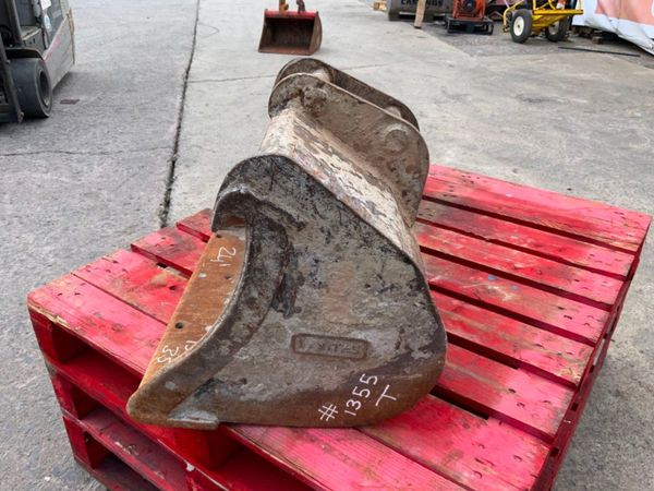 24" MINI DIGGER BUCKET....35mm PINS.........1355 310076598