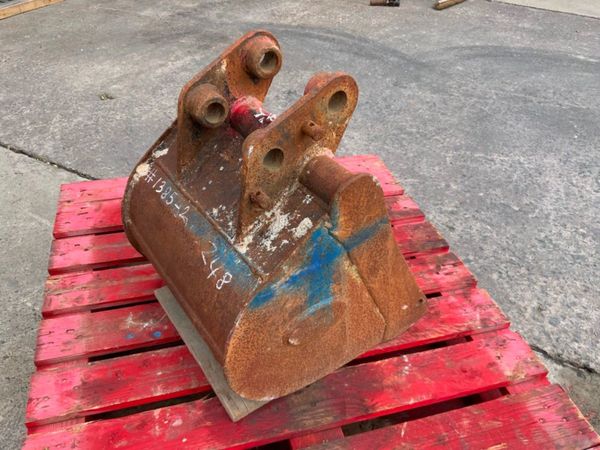 18" STRICKLAND BUCKET......35mm PINS......1385. 310083770