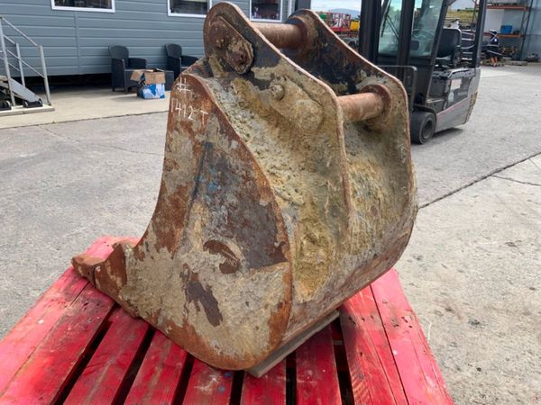 24" STRICKLAND BUCKET.....60mm PINS.......1412T 310169037