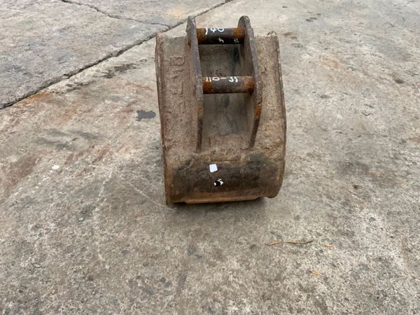 12" MINI DIGGER BUCKET.....35mm PINS....1350. 310837194