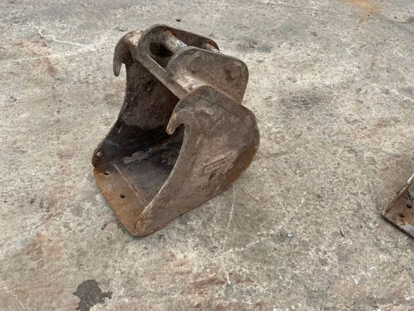 12" MINI DIGGER BUCKET.....35mm PINS....1350. 310837191