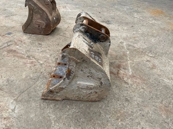 24" MINI DIGGER BUCKET...35mm PINS......1354. 310849756