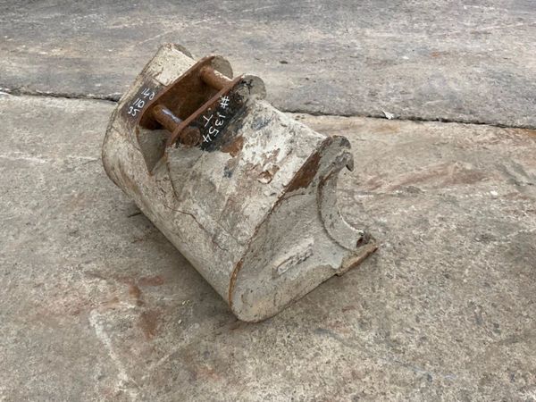 24" MINI DIGGER BUCKET...35mm PINS......1354. 310849753