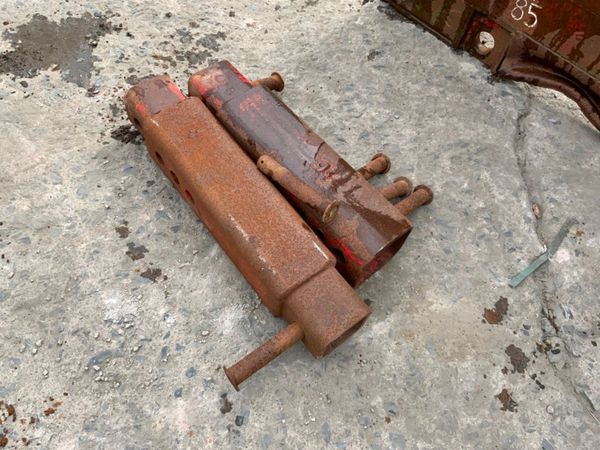 2.5mt x 1.1mt MANHOLE SHORING  BOX.........129 310878784