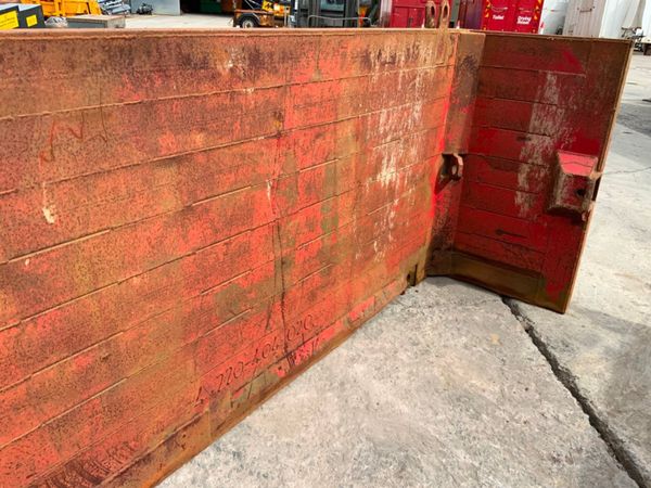 2.5mt x 1.1mt MANHOLE SHORING  BOX.........129 310878780