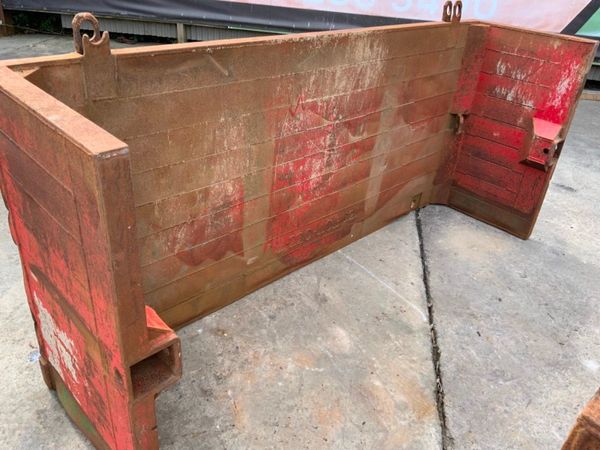 2.5mt x 1.1mt MANHOLE SHORING  BOX.........129 310878781