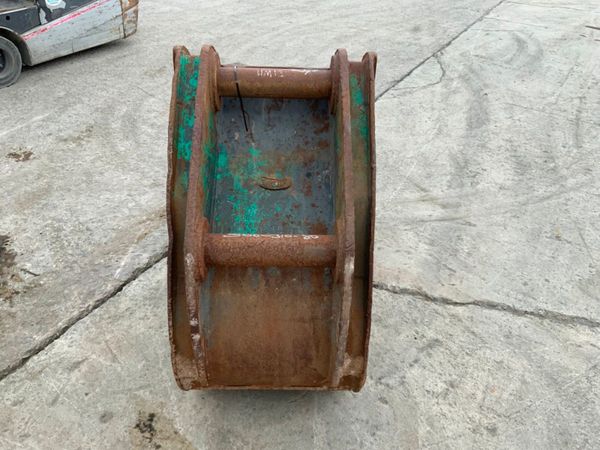 24" MILLER SCOOP BUCKET.....80mm PINS........149. 310880560